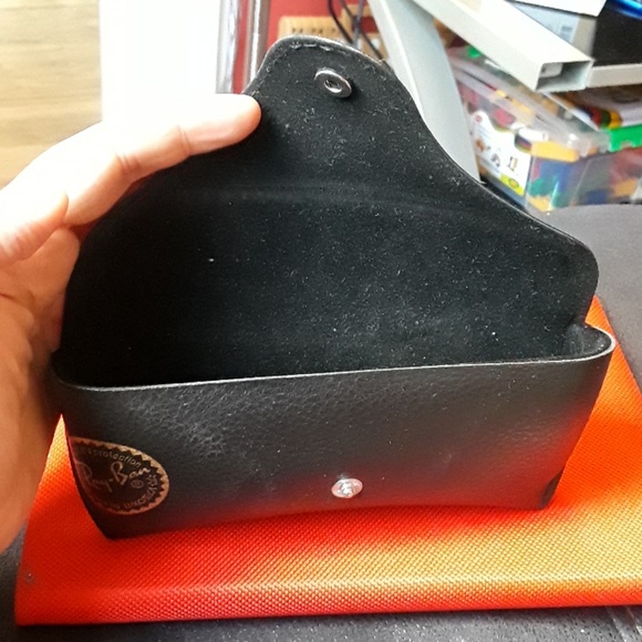 Ray.Ban  glasses case. - Picture 3 of 3